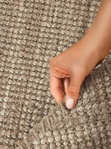 Bouclé Jutetæppe - 105975 Brun (Rundt)