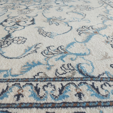Naiin kasmar 166x271