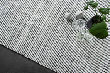 Bergen tæppe  - White /Grey