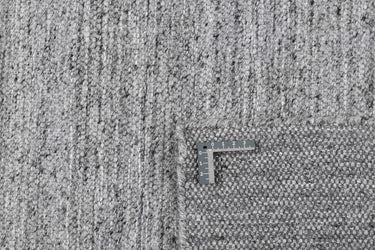 Nouveau Plain tæppe - Light grey